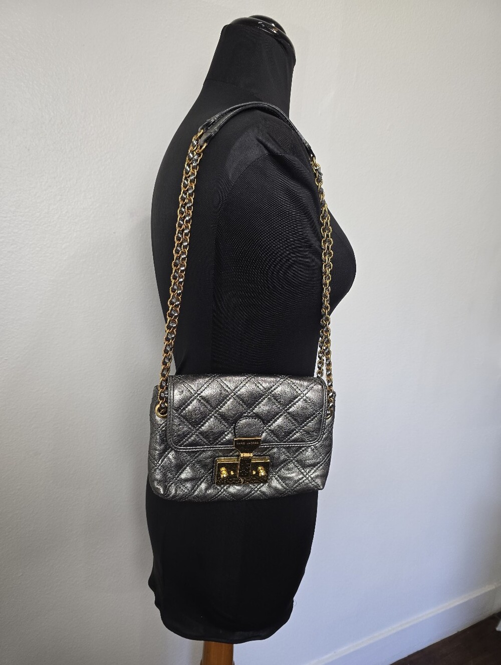 Vintage Marc Jacobs. Quilted Metallic Gold Crossbody Bag with Chain Strap - Picture 6 of 11